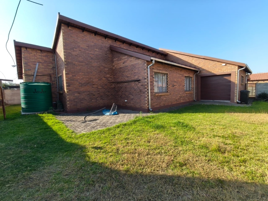 3 Bedroom Property for Sale in Waterval East North West